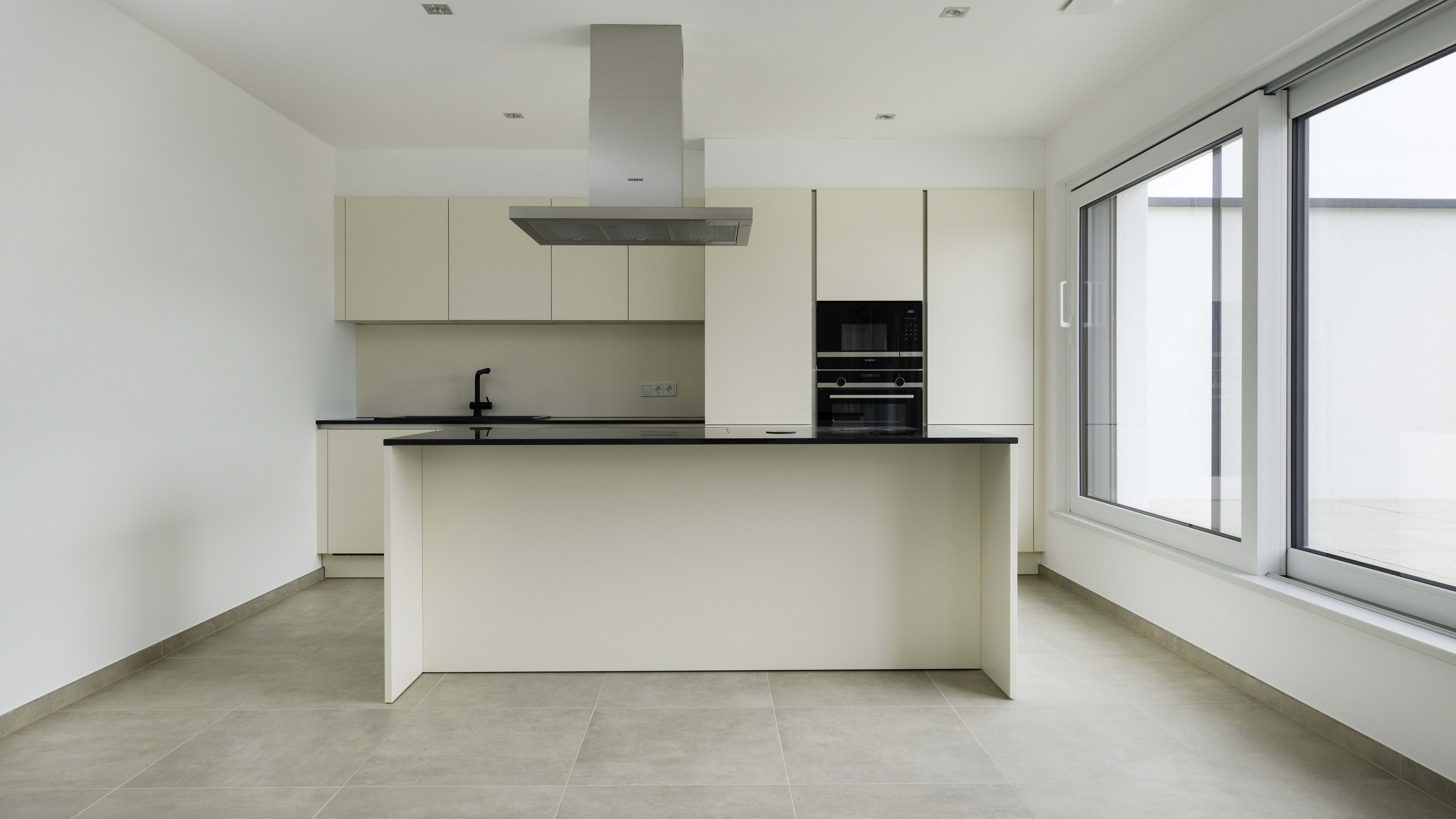 Dieses Bild hat ein leeres Alt-Attribut. Der Dateiname ist BATIMENT-13A-DUPLEX-07-13A.jpg